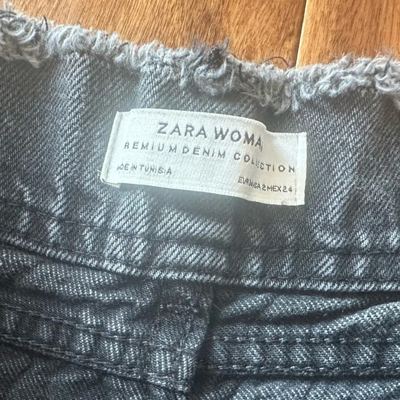 Zara Premium Black Distressed High Rise Denim Jeans size 2 - Picture 4 of 4